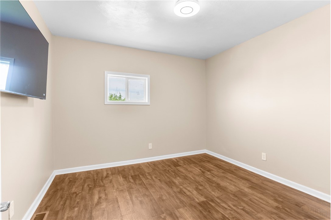 613 Emerson Ave Ave, Farrell, Pennsylvania image 16
