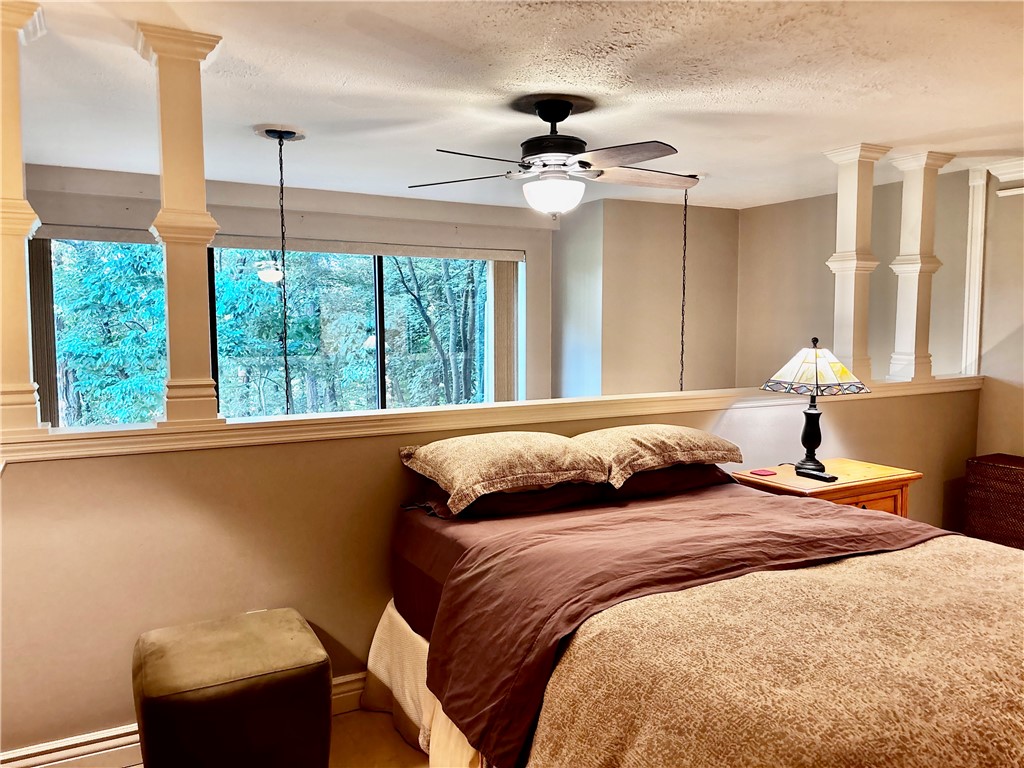 Ross Twp, Pennsylvania 15237, United States, 2 Bedrooms Bedrooms, ,3 BathroomsBathrooms,Residential,Active,172907