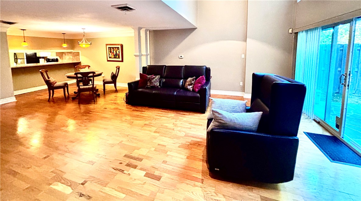 Ross Twp, Pennsylvania 15237, United States, 2 Bedrooms Bedrooms, ,3 BathroomsBathrooms,Residential,Active,172907