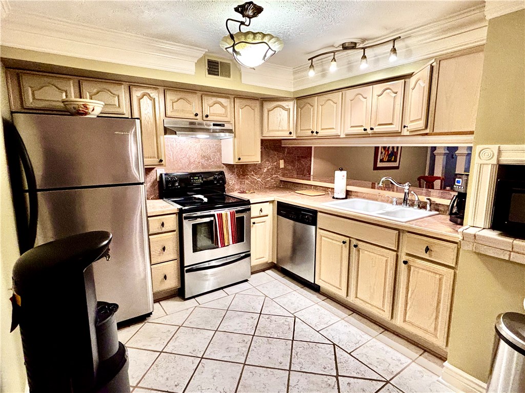 Ross Twp, Pennsylvania 15237, United States, 2 Bedrooms Bedrooms, ,3 BathroomsBathrooms,Residential,Active,172907