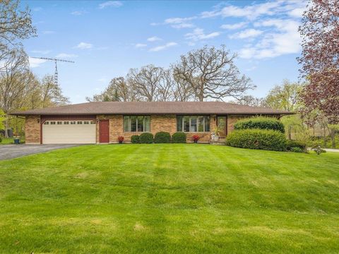 Homes For Sale - 632 Hickory Court<br/> LAKE SUMMERSET, IL 61019