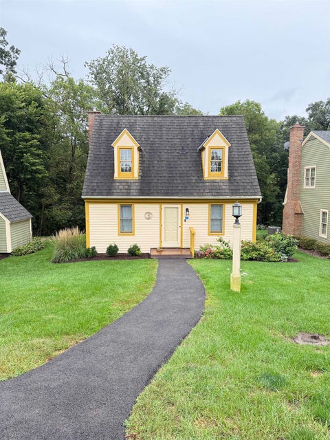 Townhouse For Sale - 37 Newhall Lane<br/> GALENA, IL 61036