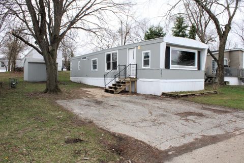 Mobile Home For Sale - 5391 Granite Street<br/> Winnebago County, LOVES PARK, IL 61111