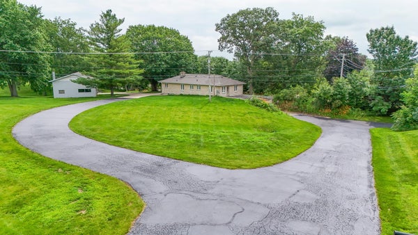 1742 WOLVERINE RD, DIXON, IL 61021 - Image 049b339815d099e8461c07e6045bc99a/3948974065