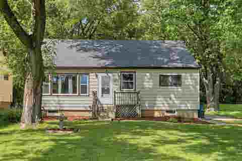 Homes For Sale - 1009 Chicago Avenue<br/> Lee County, DIXON, IL 61021