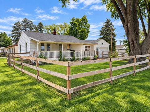 Homes For Sale - 704 Willow Street<br/> SAVANNA, IL 61074
