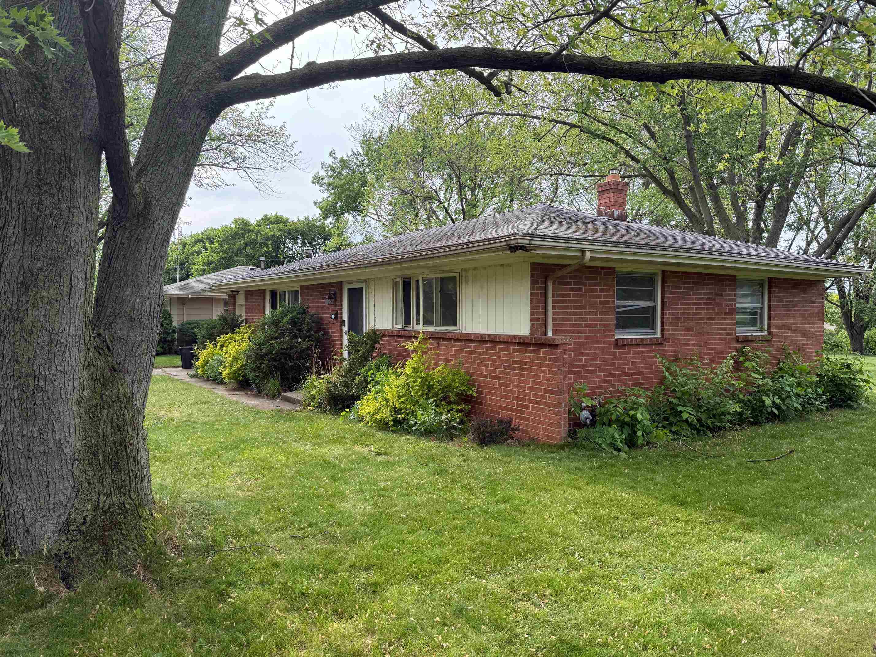 Rockford, Illinois 61108, United States, 2 Bedrooms Bedrooms, ,1 BathroomBathrooms,Residential,Pending,145272