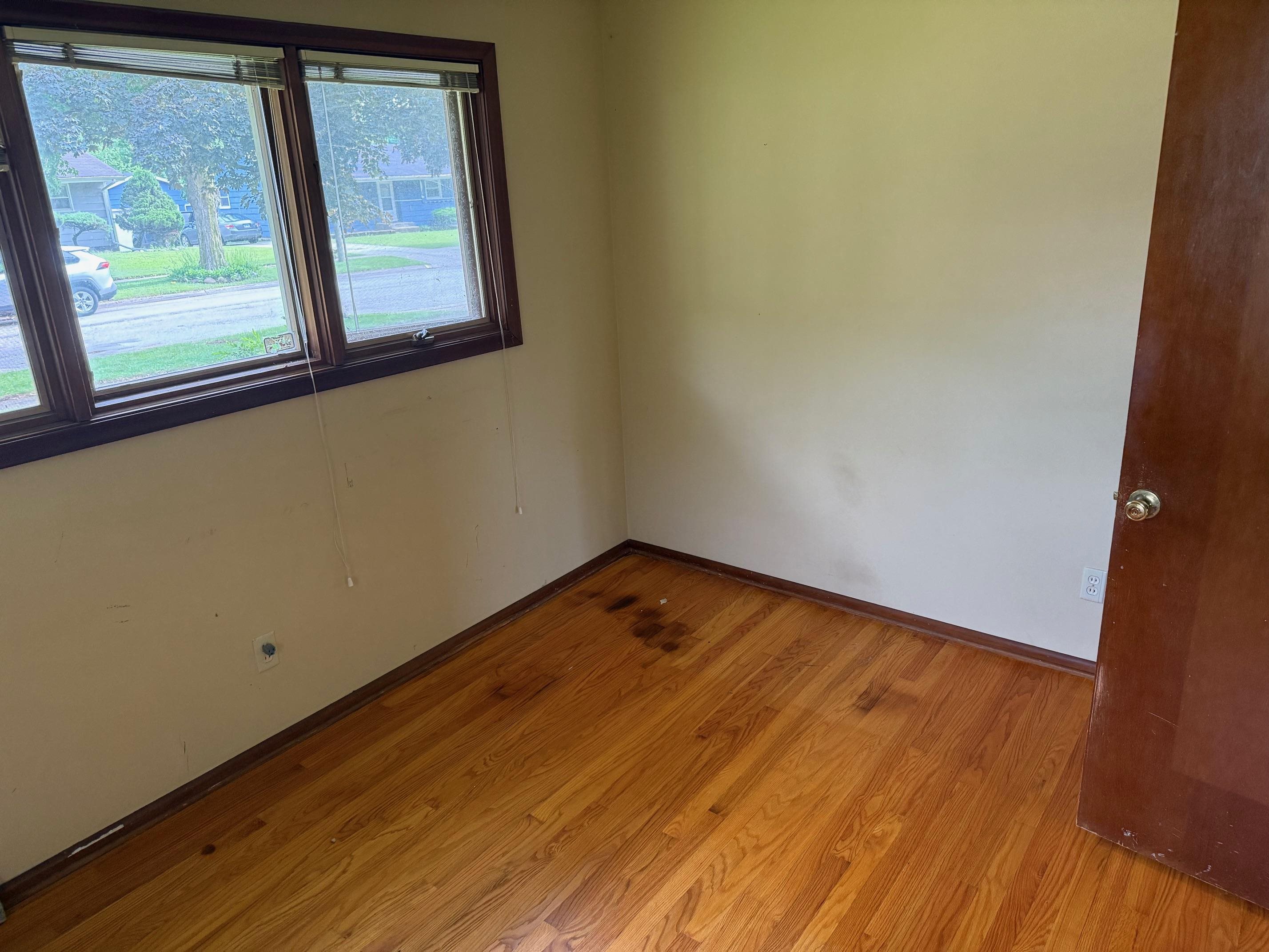 Rockford, Illinois 61108, United States, 2 Bedrooms Bedrooms, ,1 BathroomBathrooms,Residential,Pending,145272