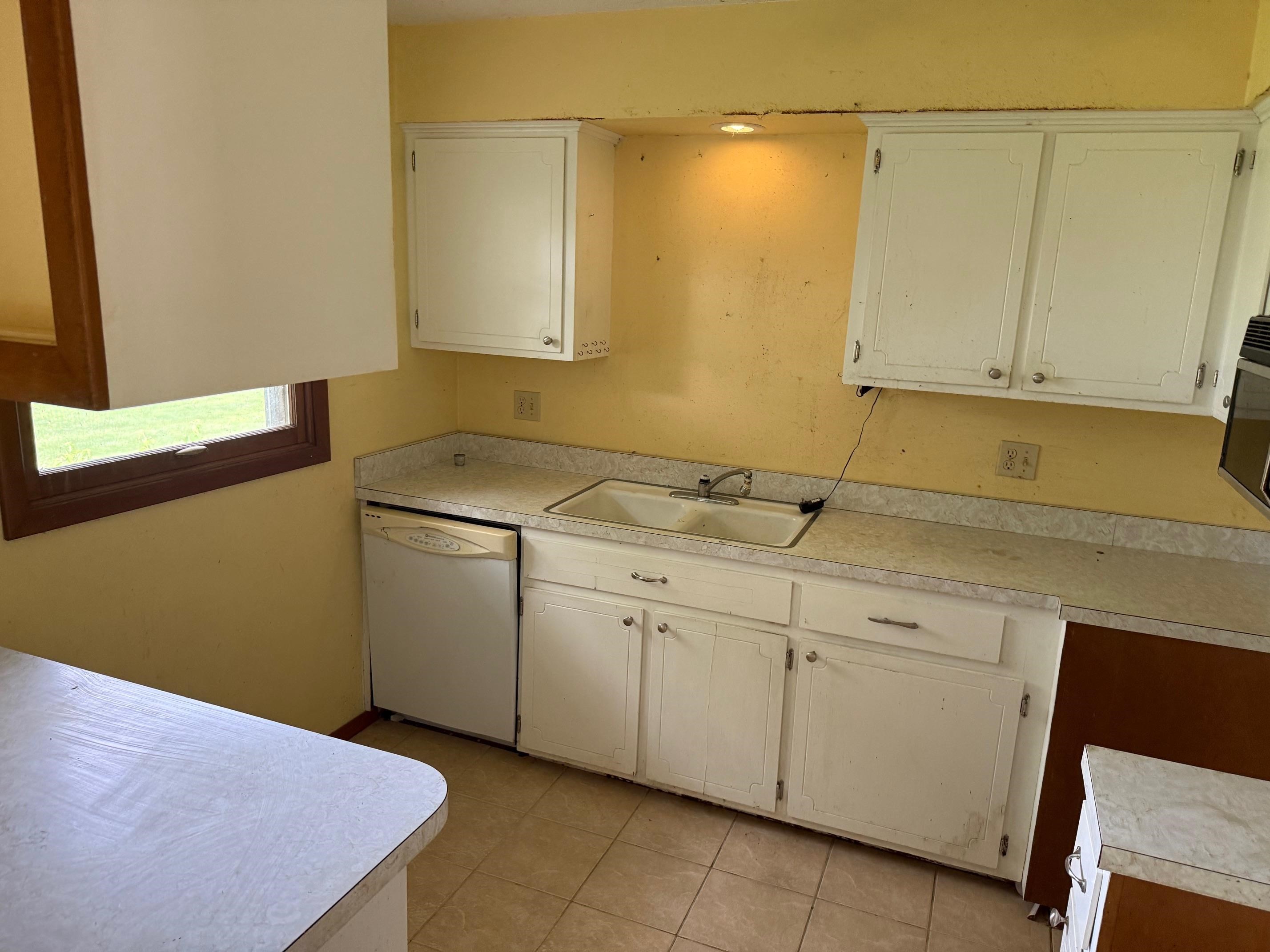 Rockford, Illinois 61108, United States, 2 Bedrooms Bedrooms, ,1 BathroomBathrooms,Residential,Pending,145272