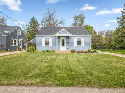 Homes For Sale - 5417 Hollis Avenue<br/> Winnebago County, LOVES PARK, IL 61111