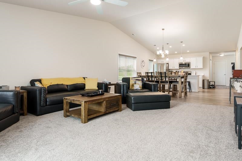 Loves Park, Illinois 61111, United States, 2 Bedrooms Bedrooms, ,2 BathroomsBathrooms,Residential,Pending,203763