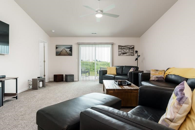 Loves Park, Illinois 61111, United States, 2 Bedrooms Bedrooms, ,2 BathroomsBathrooms,Residential,Pending,203763