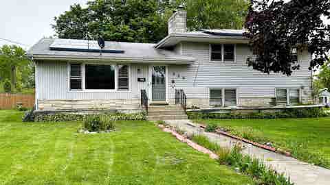 Homes For Sale - 220 Beacon Drive<br/> BELVIDERE, IL 61008