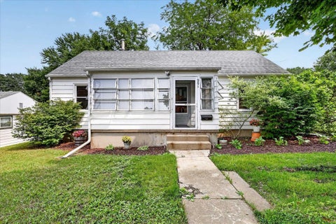 Homes For Sale - 961 W Jefferson Street<br/> FREEPORT, IL 61032
