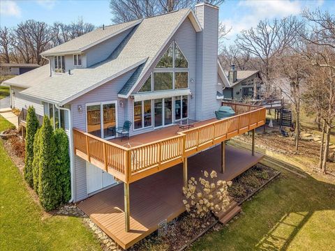 Homes For Sale - 4 Lake Summerset Road<br/> Stephenson County, LAKE SUMMERSET, IL 61019