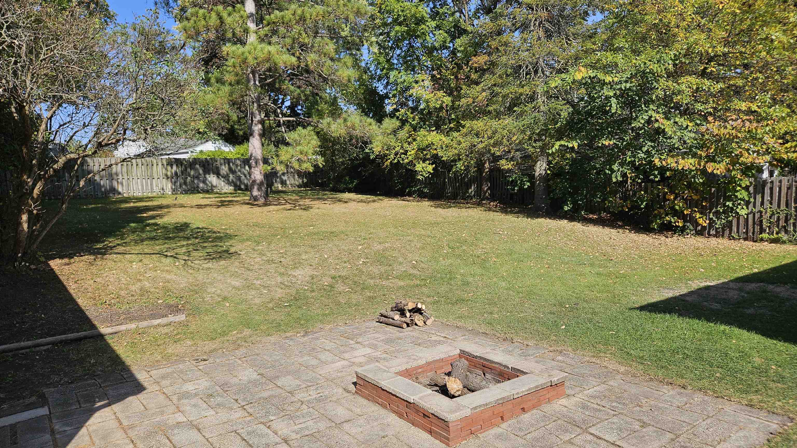 Rockford, Illinois 61107, United States, 3 Bedrooms Bedrooms, ,1 BathroomBathrooms,Residential,Pending,39448