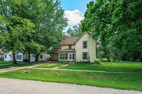 Homes For Sale - 414 Howard Street<br/> Winnebago County, DURAND, IL 61024