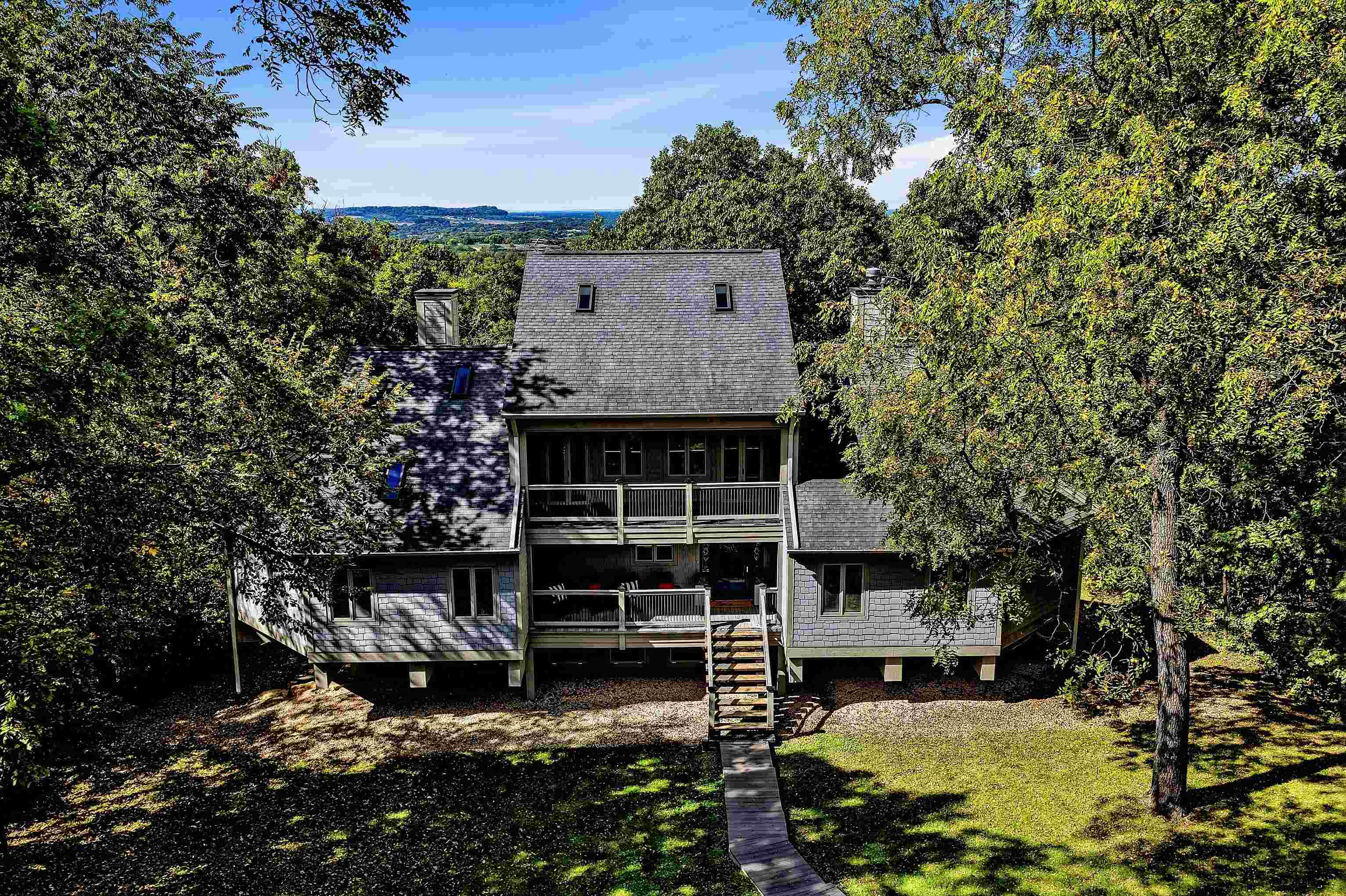 18 Lookout Trace