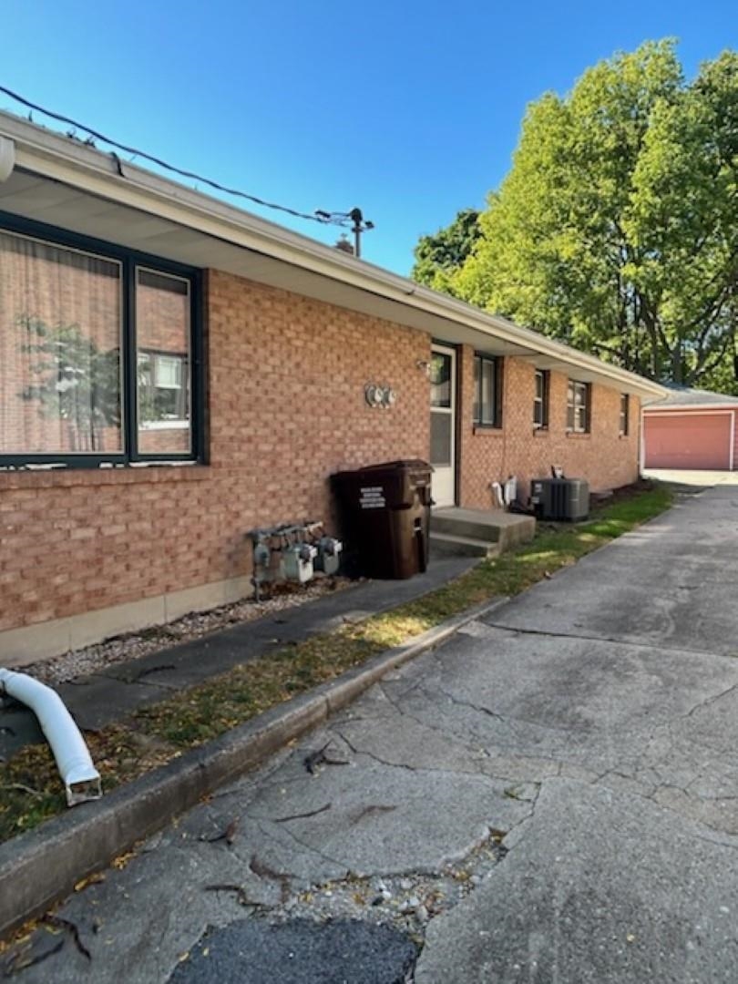 Rockford, Illinois 61103, United States, 4 Bedrooms Bedrooms, ,2 BathroomsBathrooms,Residential,Pending,40809