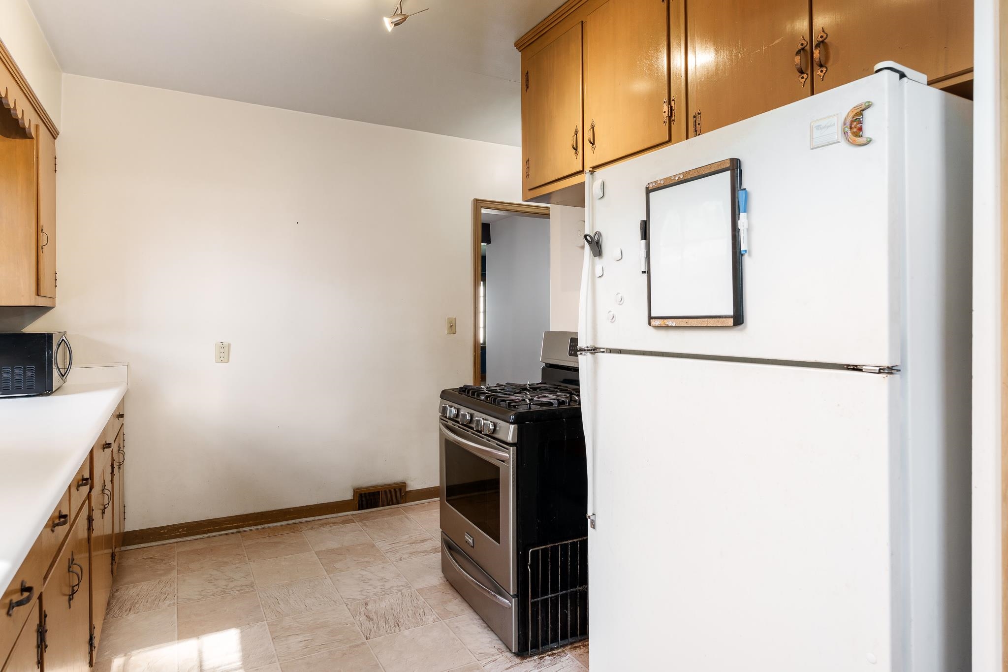 Rockford, Illinois 61107, United States, 2 Bedrooms Bedrooms, ,2 BathroomsBathrooms,Residential,Active,180986