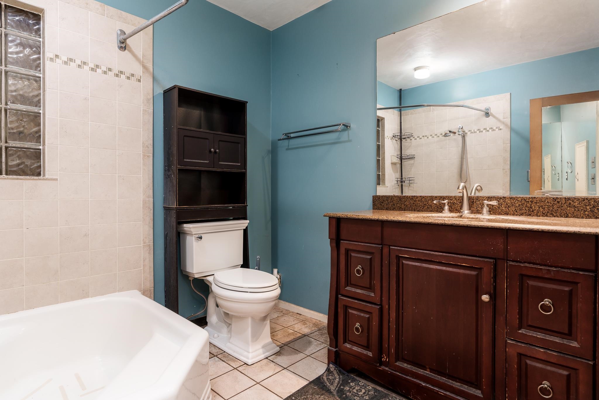 Rockford, Illinois 61107, United States, 2 Bedrooms Bedrooms, ,2 BathroomsBathrooms,Residential,Active,180986