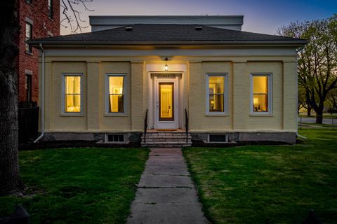 Homes For Sale - 405 S 1st Street<br/> ROCKFORD, IL 61104