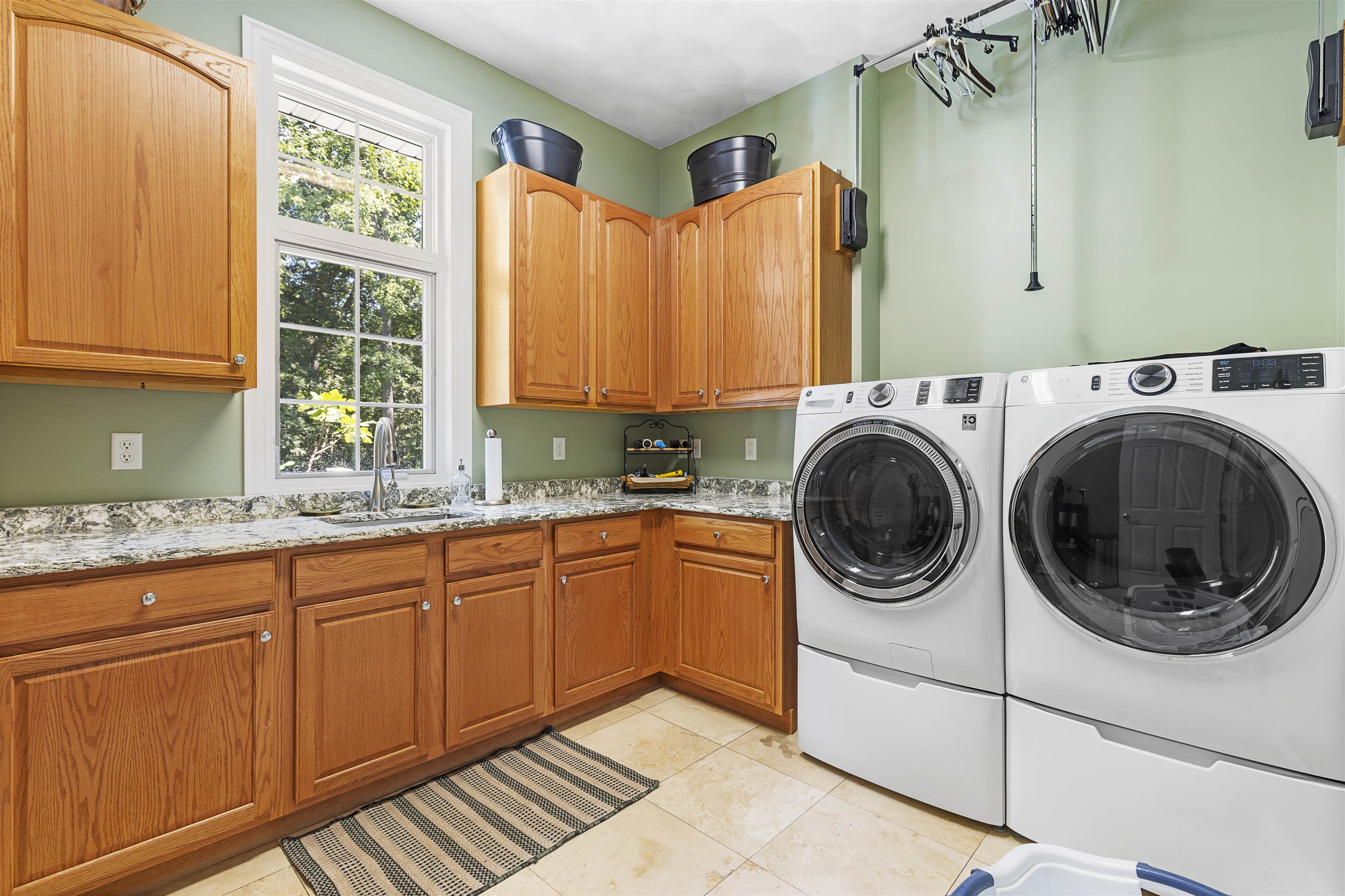 Belvidere, Illinois 61008, United States, 5 Bedrooms Bedrooms, ,4 BathroomsBathrooms,Residential,Active,70041