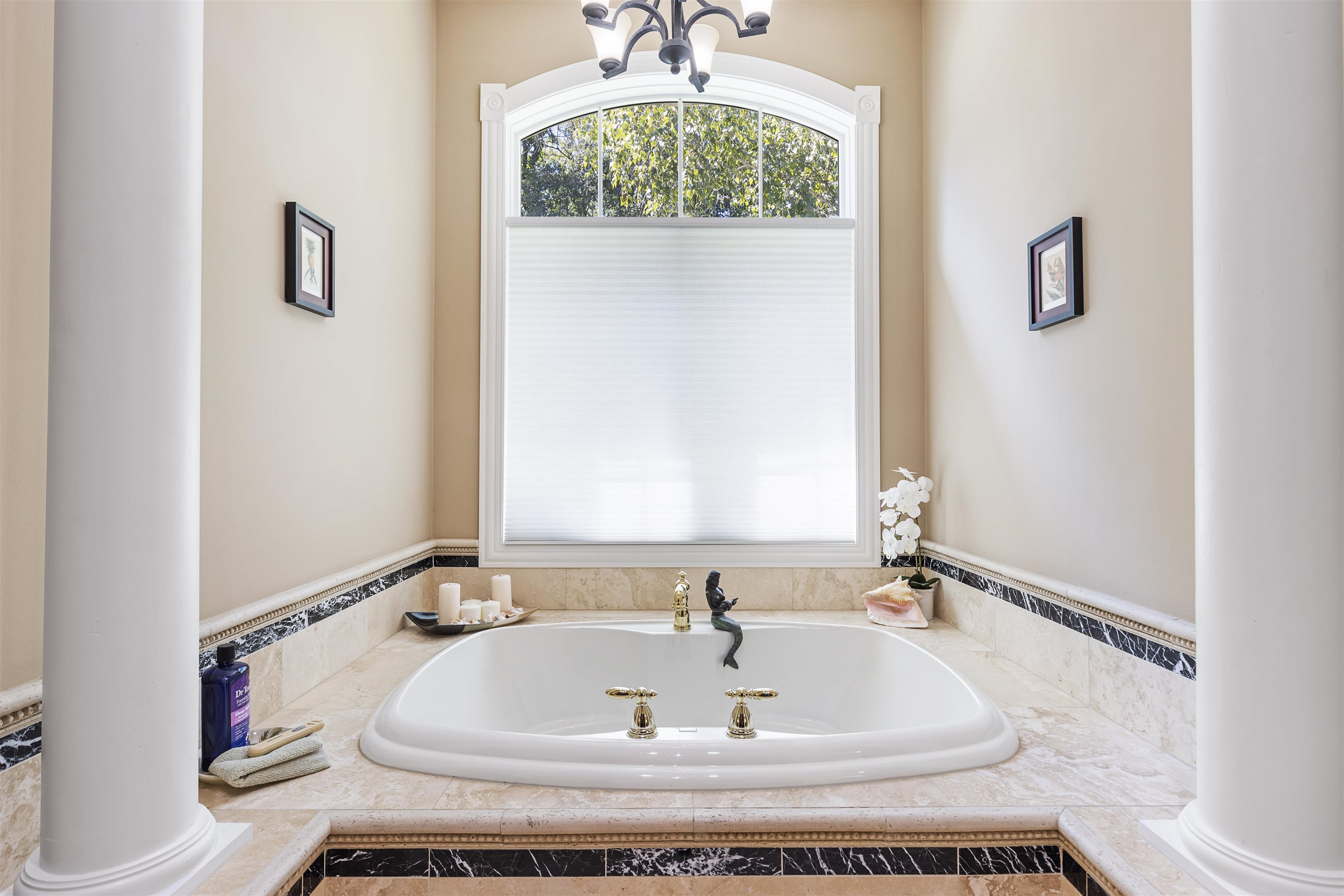 Belvidere, Illinois 61008, United States, 5 Bedrooms Bedrooms, ,4 BathroomsBathrooms,Residential,Active,70041