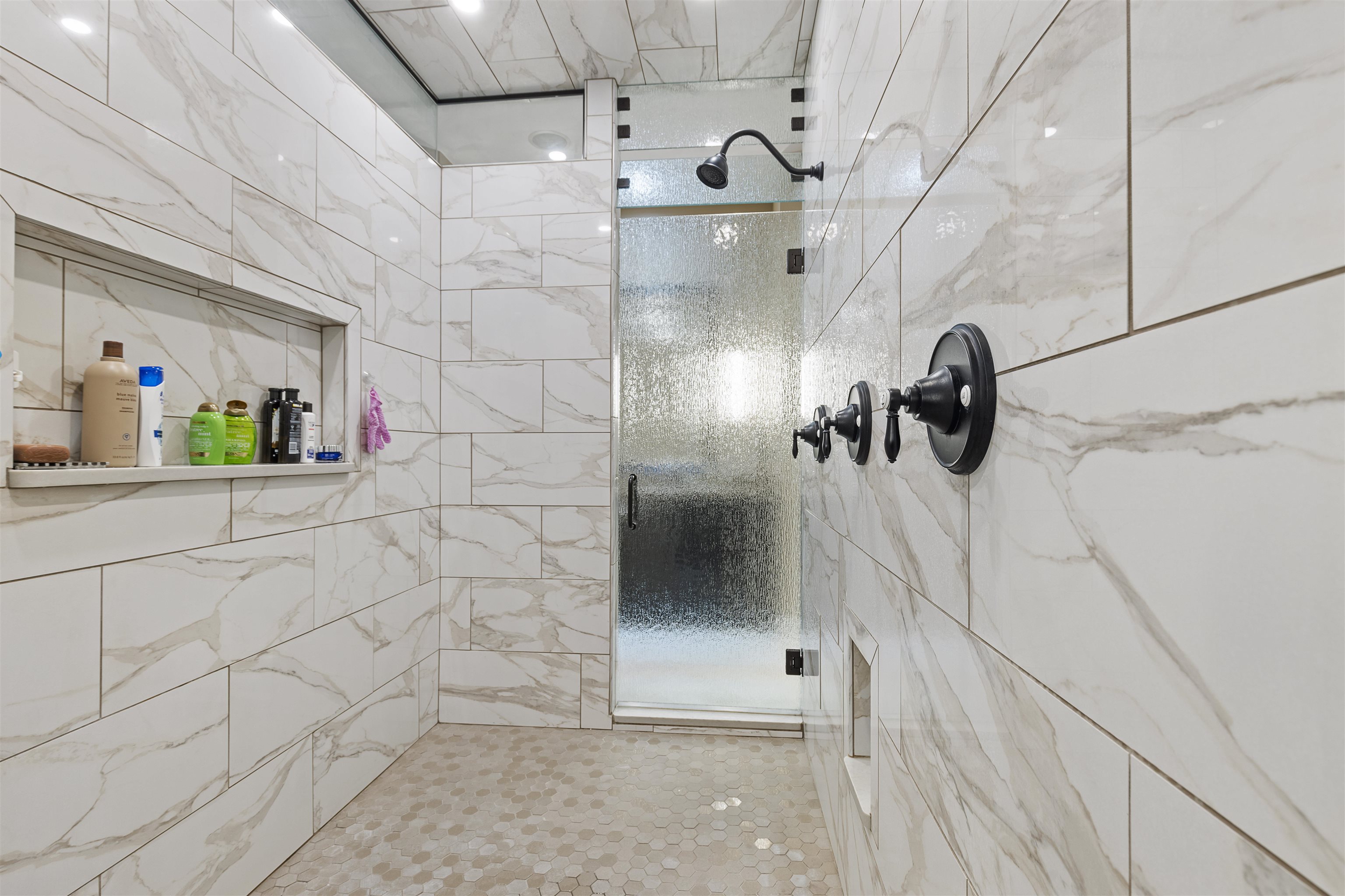 Belvidere, Illinois 61008, United States, 5 Bedrooms Bedrooms, ,4 BathroomsBathrooms,Residential,Active,70041