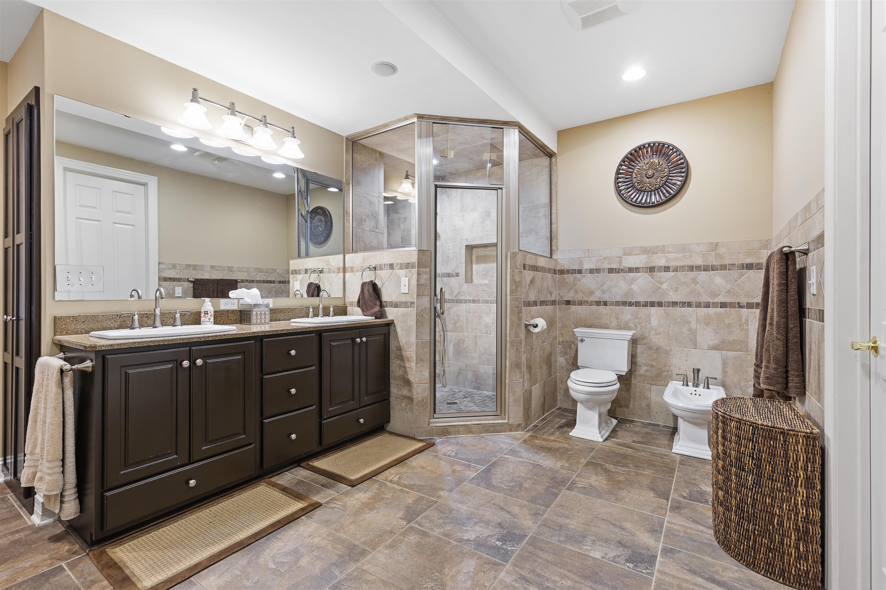 Belvidere, Illinois 61008, United States, 5 Bedrooms Bedrooms, ,4 BathroomsBathrooms,Residential,Active,70041