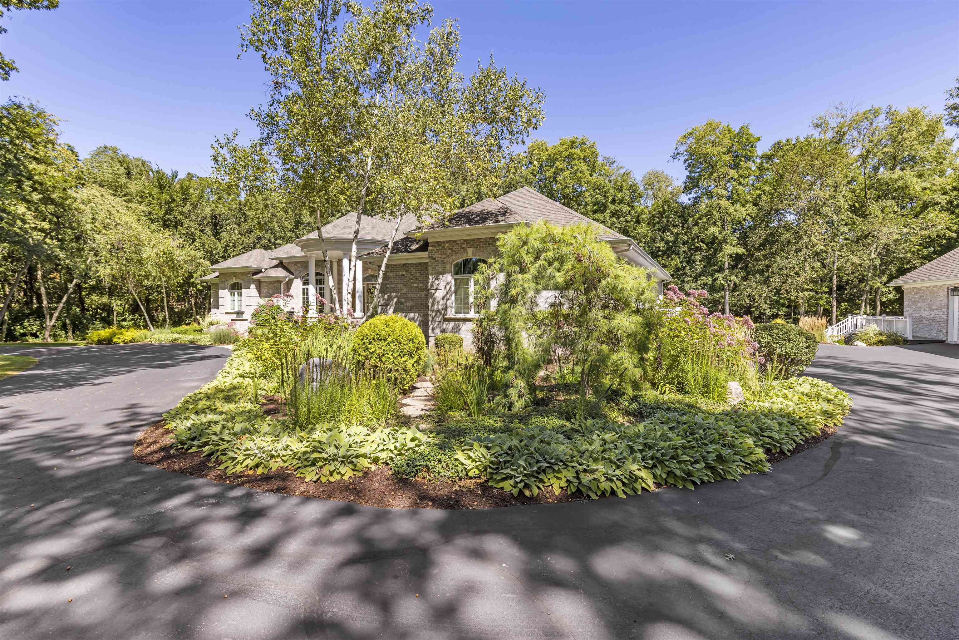 Belvidere, Illinois 61008, United States, 5 Bedrooms Bedrooms, ,4 BathroomsBathrooms,Residential,Active,70041