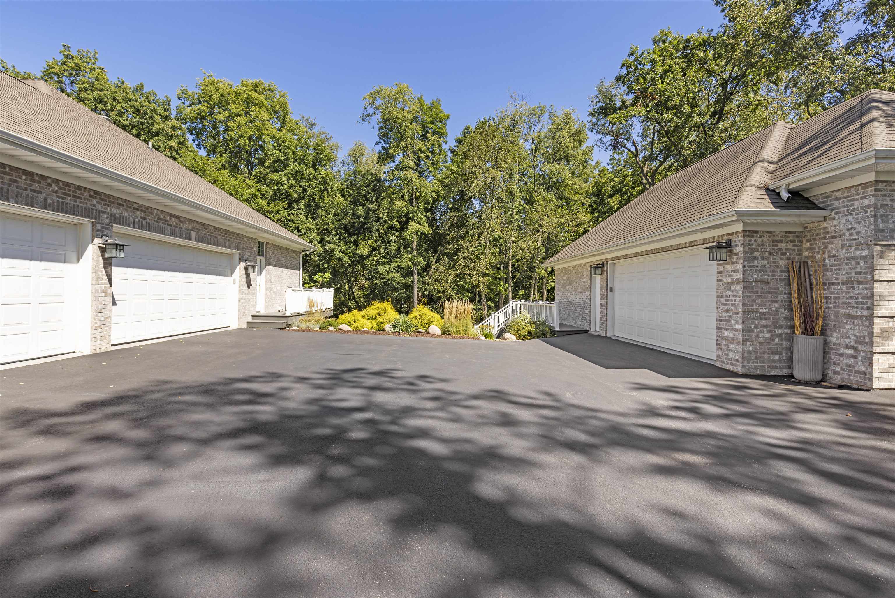 Belvidere, Illinois 61008, United States, 5 Bedrooms Bedrooms, ,4 BathroomsBathrooms,Residential,Active,70041