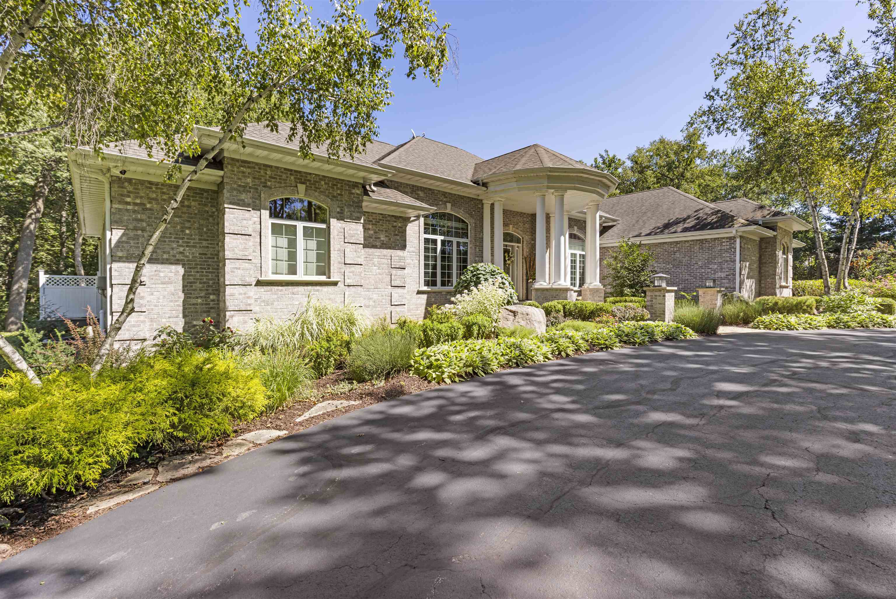 Belvidere, Illinois 61008, United States, 5 Bedrooms Bedrooms, ,4 BathroomsBathrooms,Residential,Active,70041