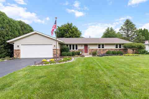 Homes For Sale - 7575 Farmhome Lane<br/> CHERRY VALLEY, IL 61016