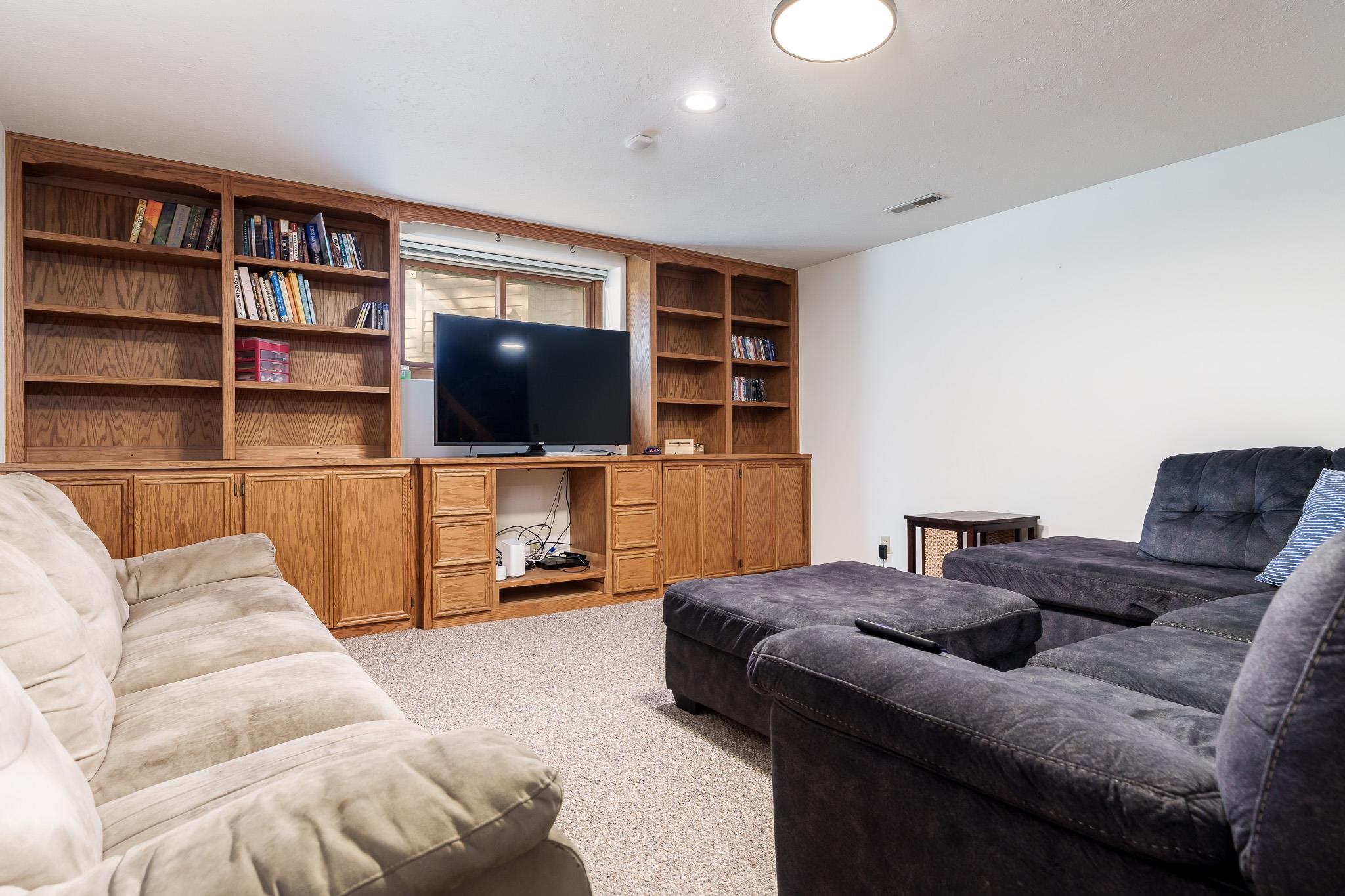 Loves Park, Illinois 61111, United States, 3 Bedrooms Bedrooms, ,3 BathroomsBathrooms,Residential,Active,229461