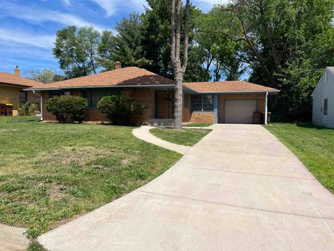 Homes For Rent - 2511 Ashland Avenue<br/> ROCKFORD, IL 61101