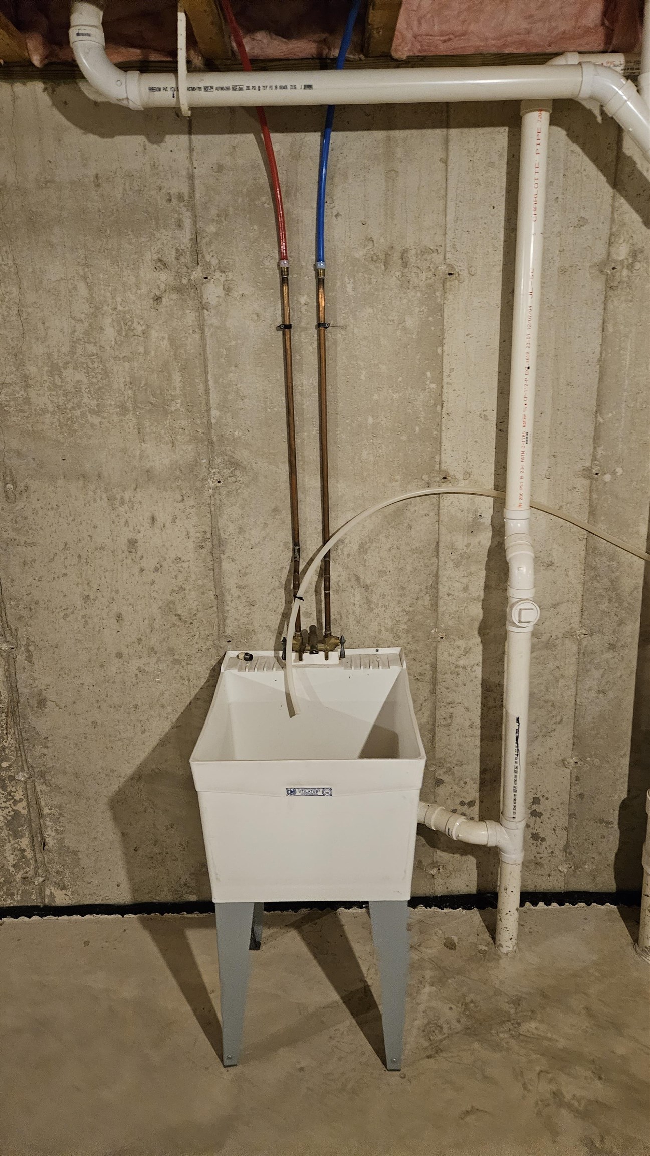 Rockford, Illinois 61101, United States, 2 Bedrooms Bedrooms, ,2 BathroomsBathrooms,Residential,Active,68327