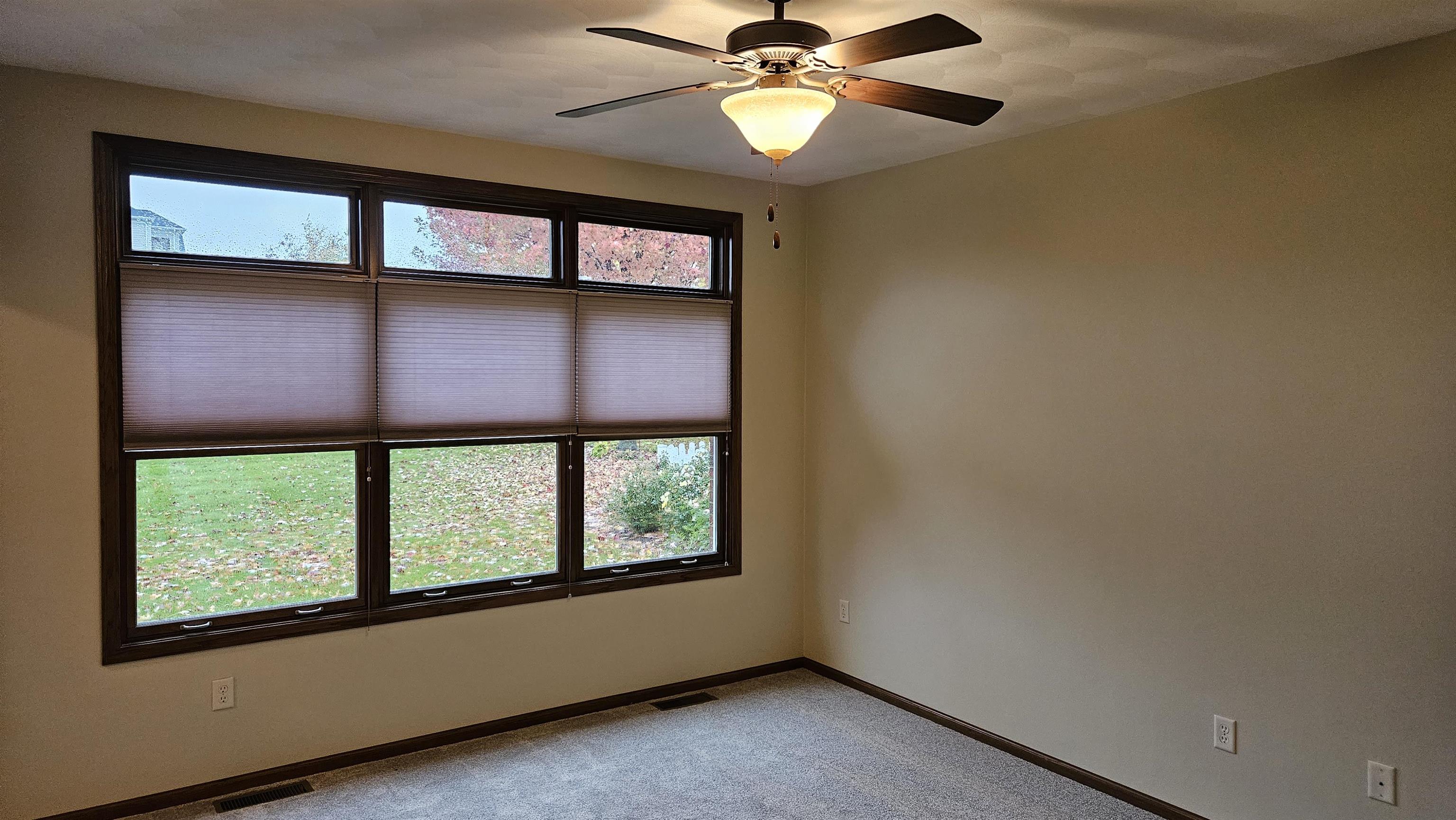 Rockford, Illinois 61101, United States, 2 Bedrooms Bedrooms, ,2 BathroomsBathrooms,Residential,Active,68327