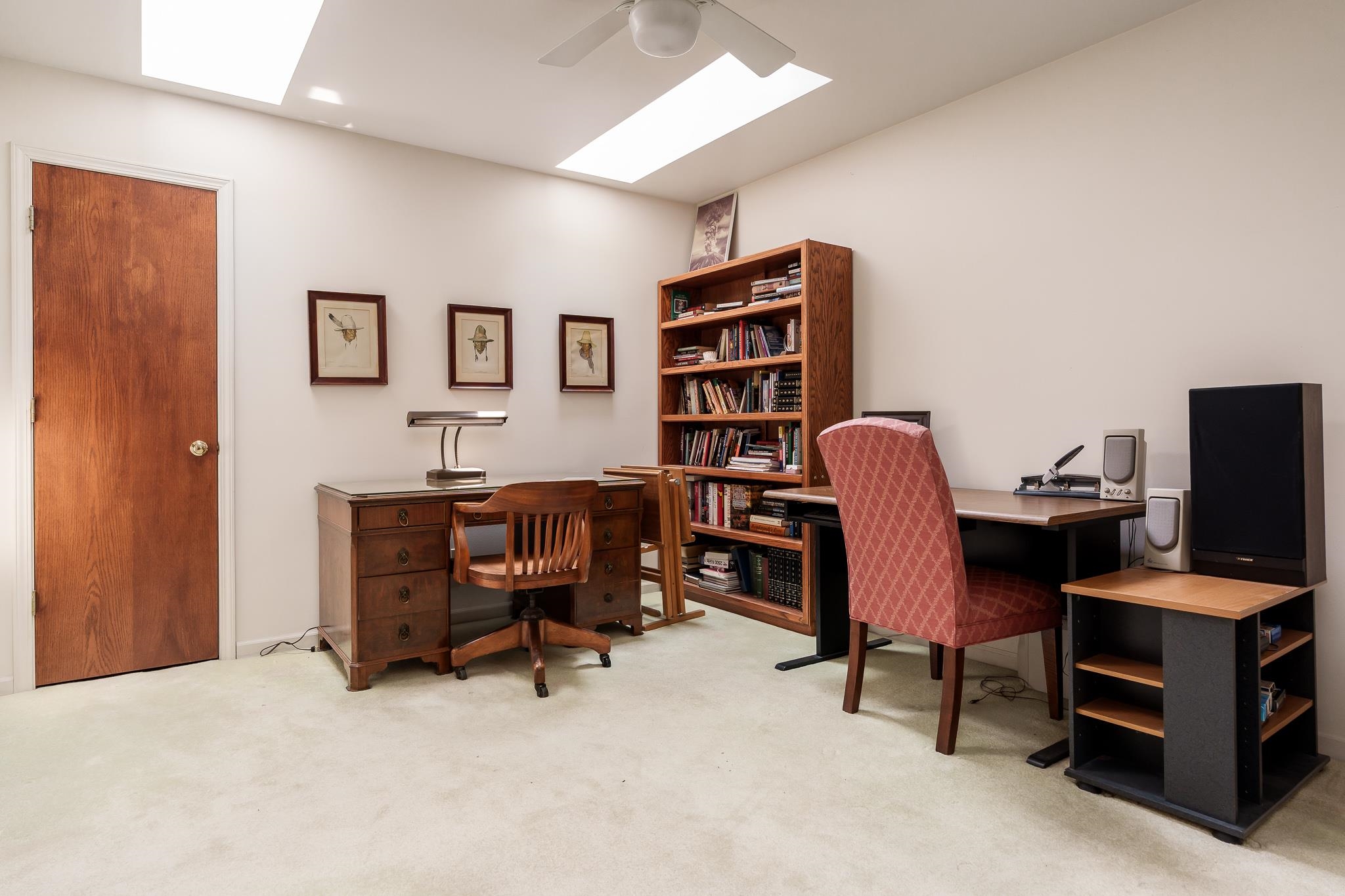 Rockford, Illinois 61107, United States, 3 Bedrooms Bedrooms, ,3 BathroomsBathrooms,Residential,Pending,143694