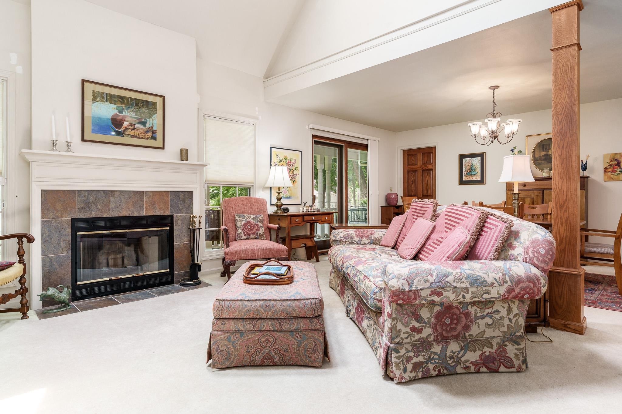 Rockford, Illinois 61107, United States, 3 Bedrooms Bedrooms, ,3 BathroomsBathrooms,Residential,Pending,143694