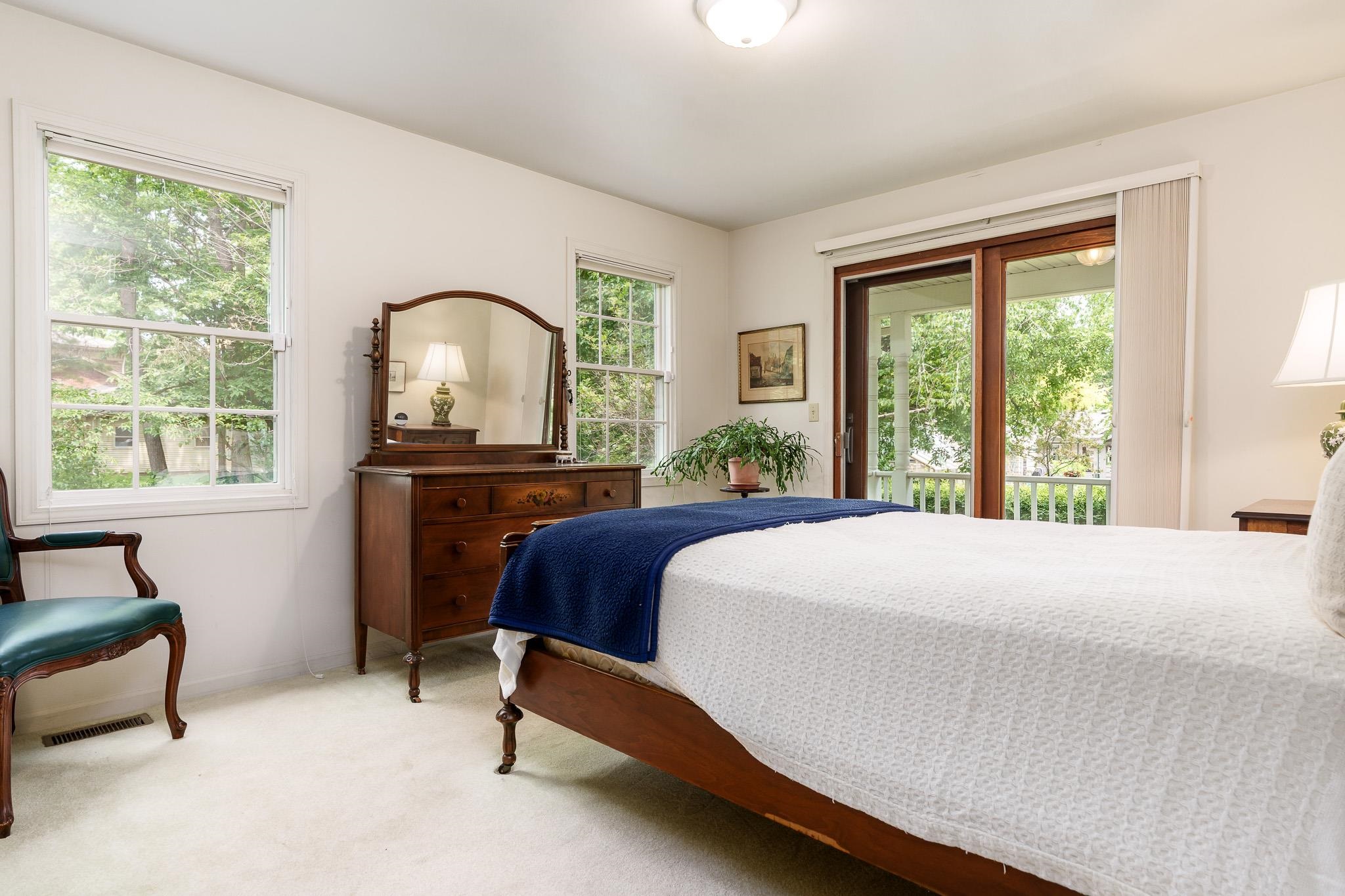 Rockford, Illinois 61107, United States, 3 Bedrooms Bedrooms, ,3 BathroomsBathrooms,Residential,Pending,143694