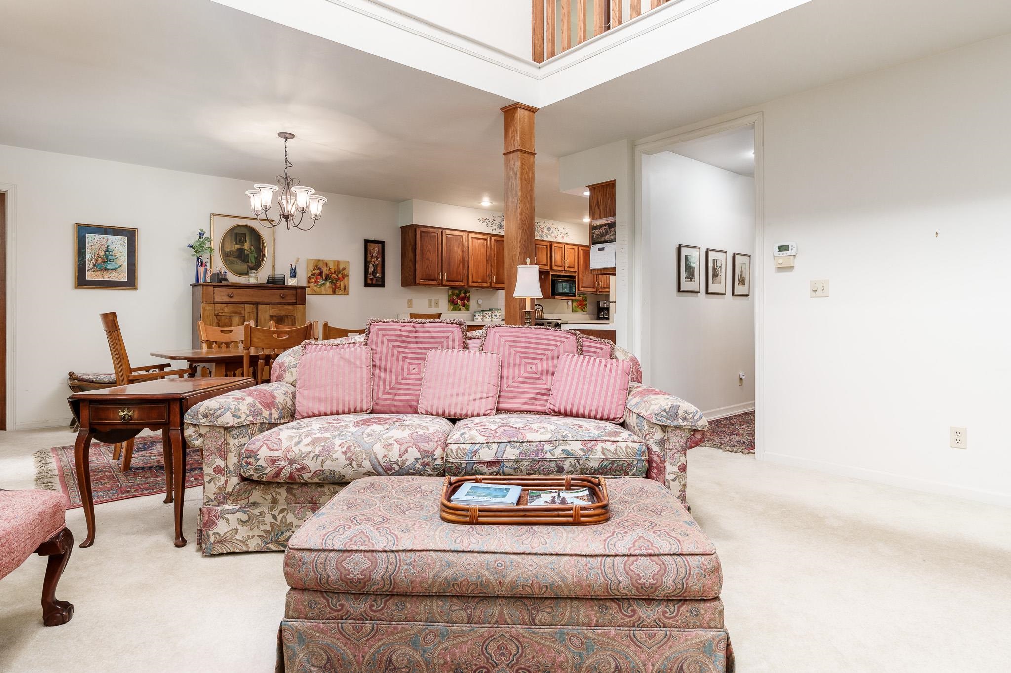 Rockford, Illinois 61107, United States, 3 Bedrooms Bedrooms, ,3 BathroomsBathrooms,Residential,Pending,143694