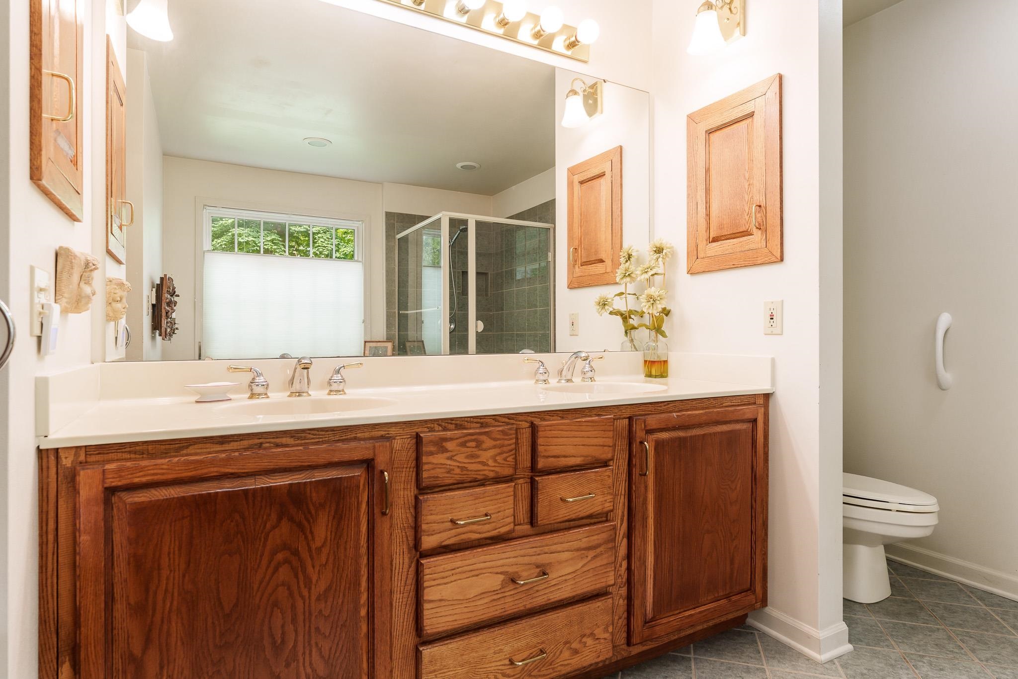 Rockford, Illinois 61107, United States, 3 Bedrooms Bedrooms, ,3 BathroomsBathrooms,Residential,Pending,143694