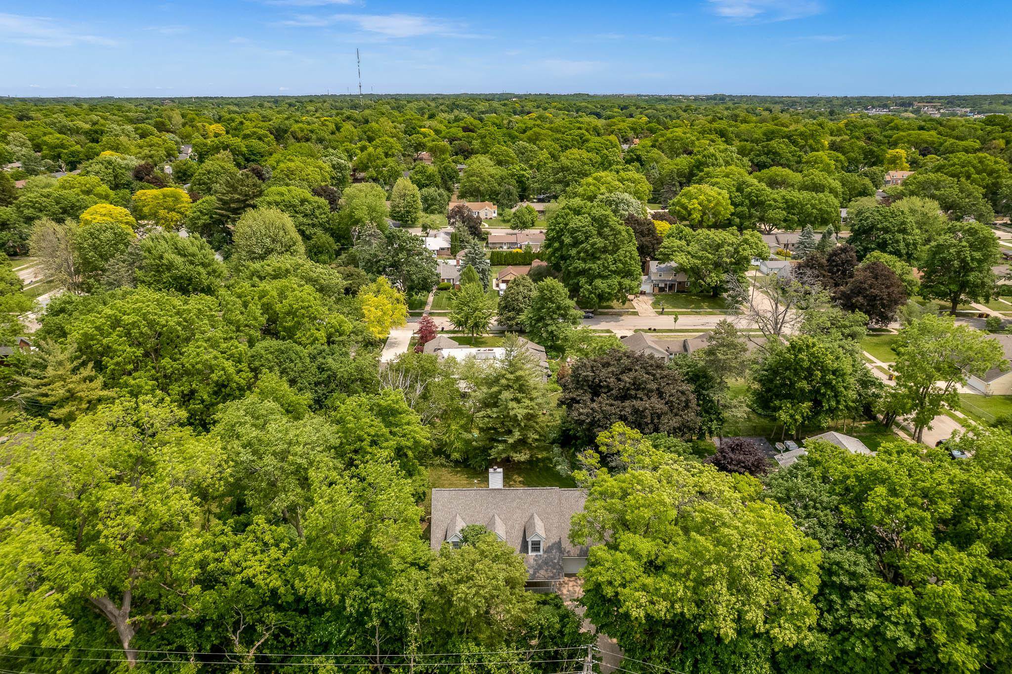 Rockford, Illinois 61107, United States, 3 Bedrooms Bedrooms, ,3 BathroomsBathrooms,Residential,Pending,143694