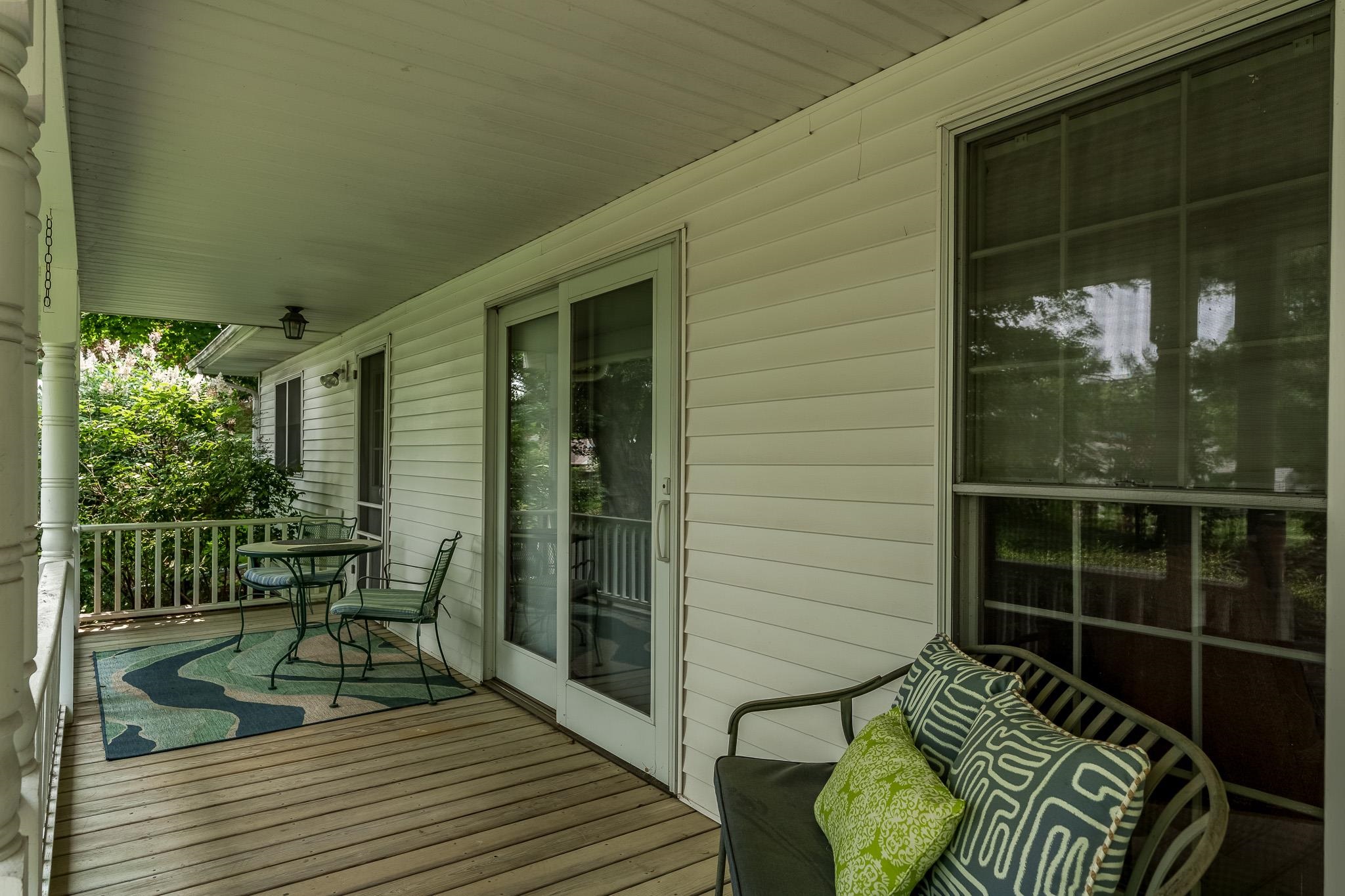 Rockford, Illinois 61107, United States, 3 Bedrooms Bedrooms, ,3 BathroomsBathrooms,Residential,Pending,143694