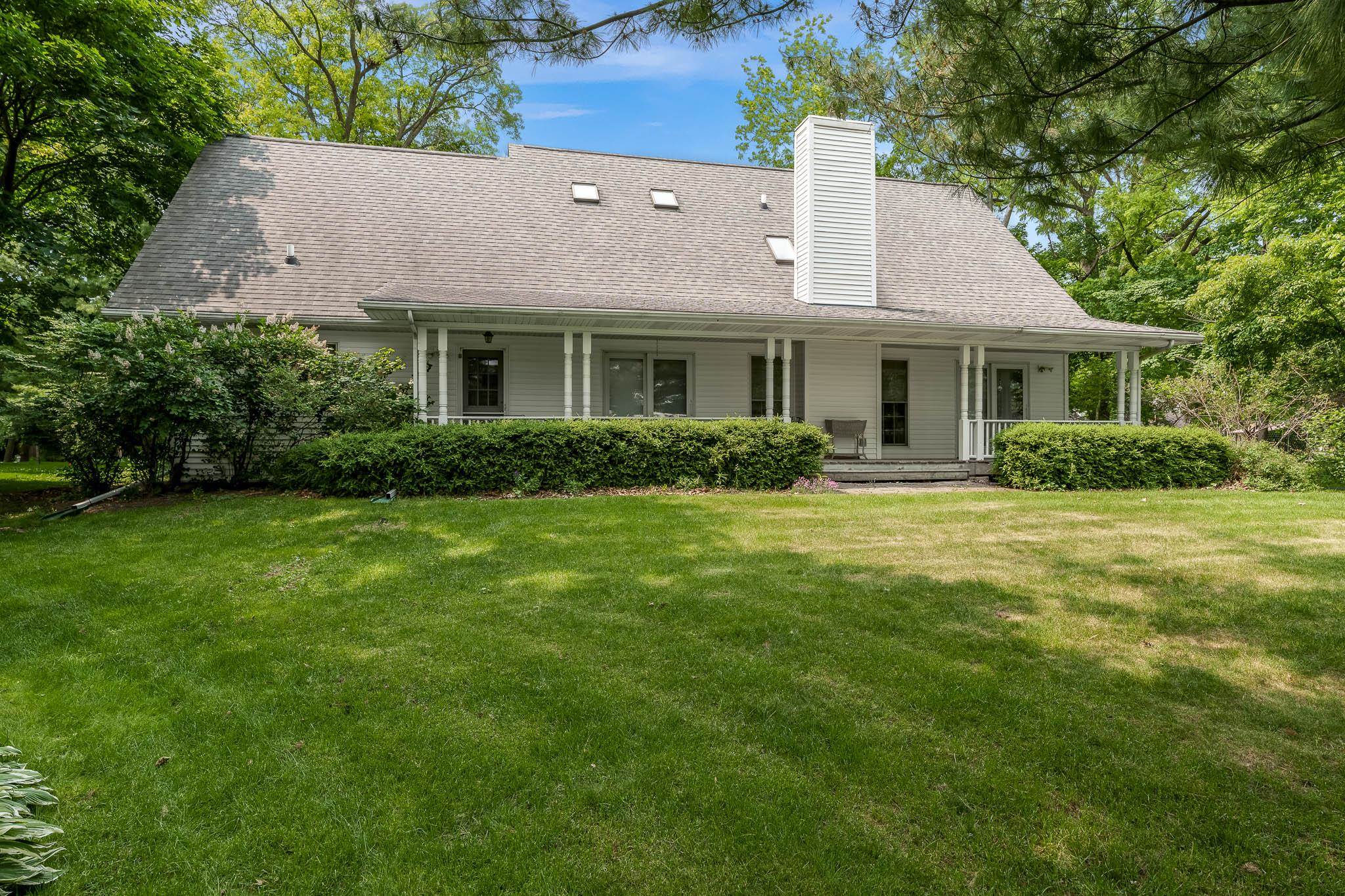 Rockford, Illinois 61107, United States, 3 Bedrooms Bedrooms, ,3 BathroomsBathrooms,Residential,Pending,143694