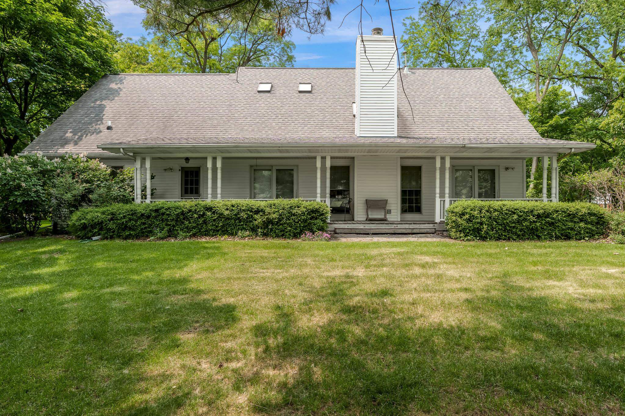 Rockford, Illinois 61107, United States, 3 Bedrooms Bedrooms, ,3 BathroomsBathrooms,Residential,Pending,143694