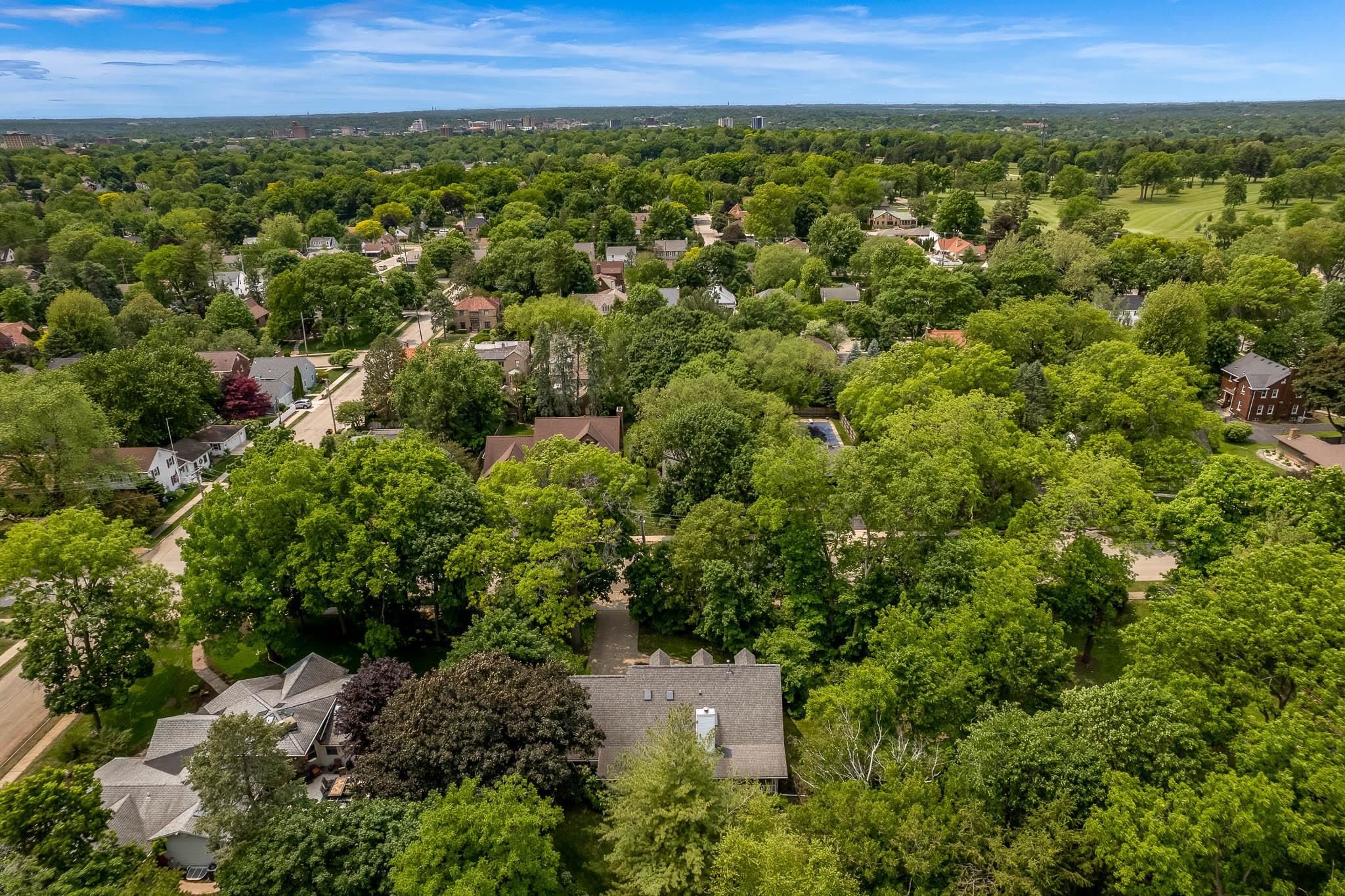 Rockford, Illinois 61107, United States, 3 Bedrooms Bedrooms, ,3 BathroomsBathrooms,Residential,Pending,143694