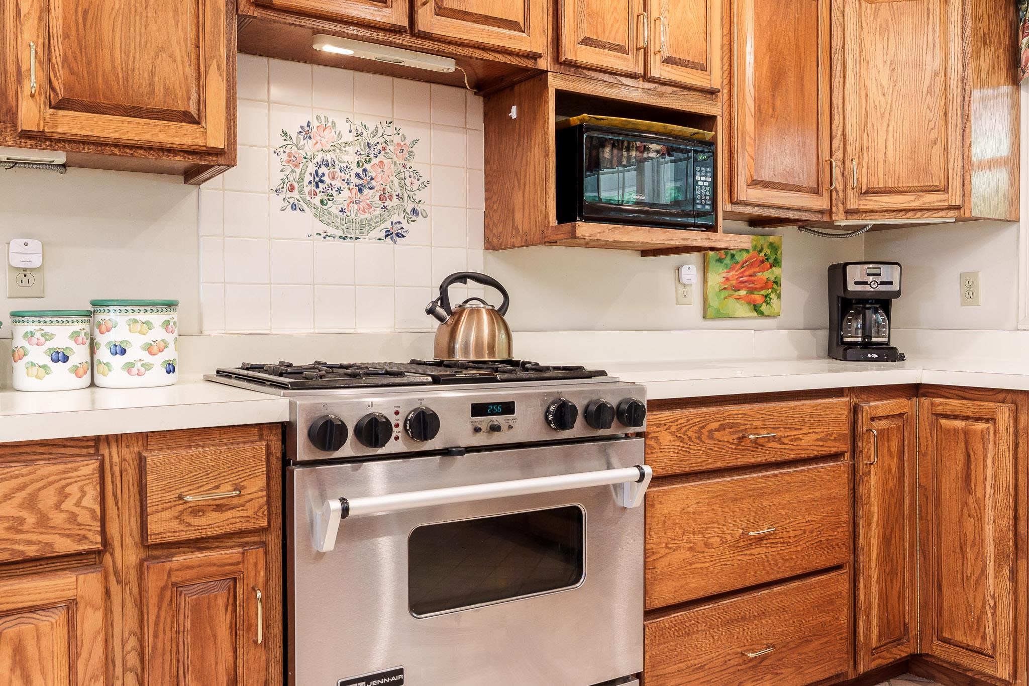 Rockford, Illinois 61107, United States, 3 Bedrooms Bedrooms, ,3 BathroomsBathrooms,Residential,Pending,143694