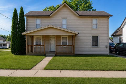 Homes For Sale - 604 E Pleasant Street<br/> BELVIDERE, IL 61008